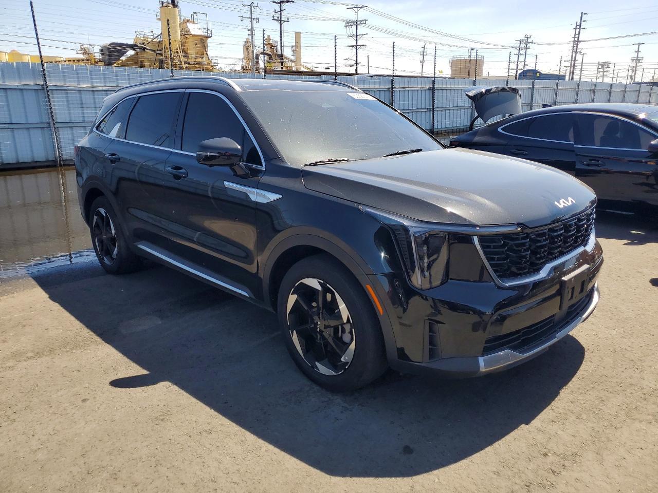 2025 KIA SORENTO