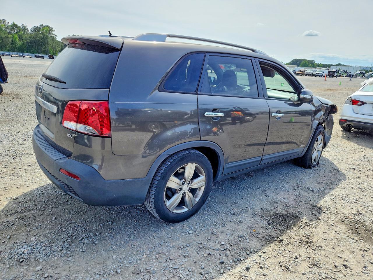 2013 KIA SORENTO