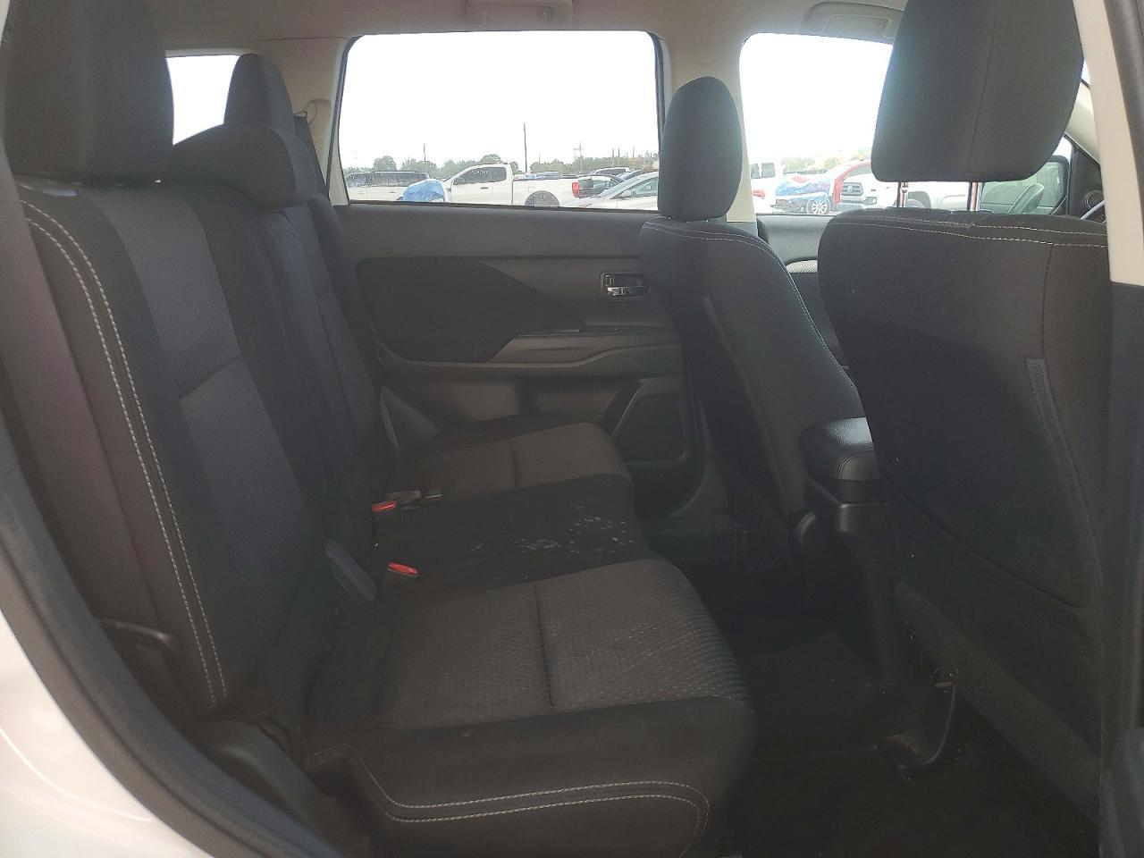 2017 MITSUBISHI outlander