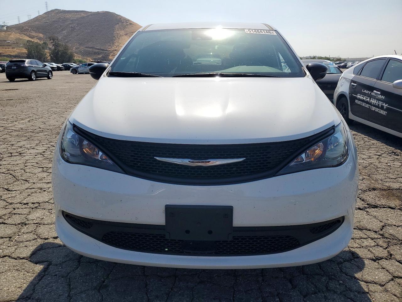 2025 CHRYSLER Voyager