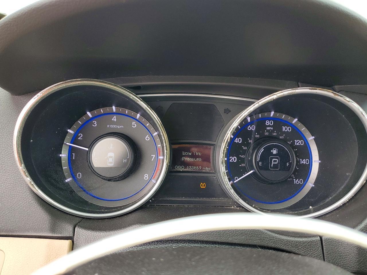 2011 HYUNDAI SONATA