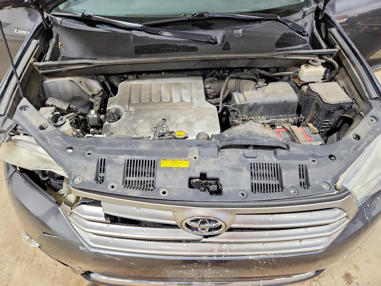 2013 TOYOTA HIGHLANDER