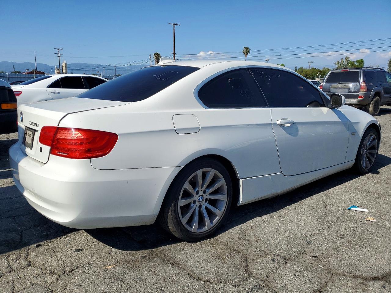 2013 BMW 3 SERIES