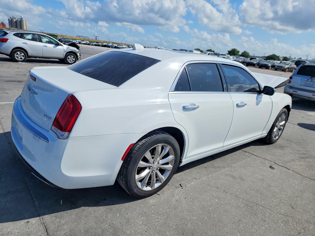 2019 CHRYSLER 300