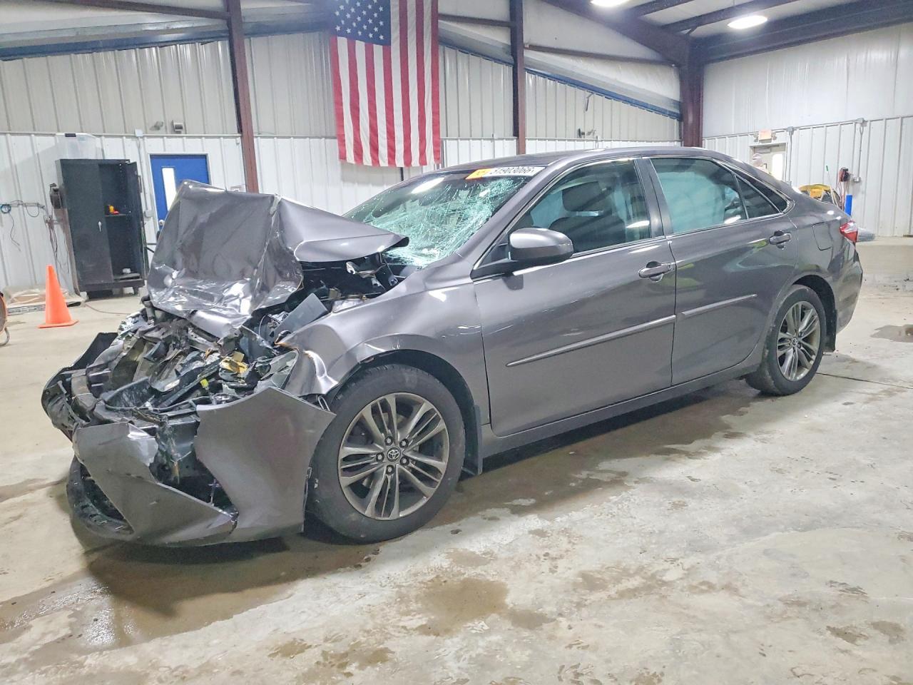 2016 TOYOTA CAMRY
