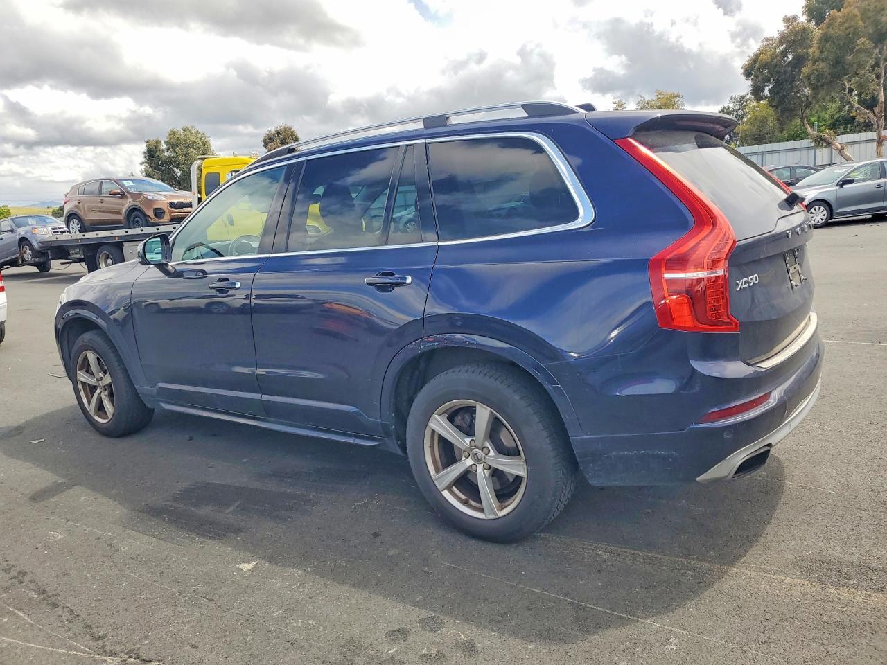 2016 VOLVO XC90