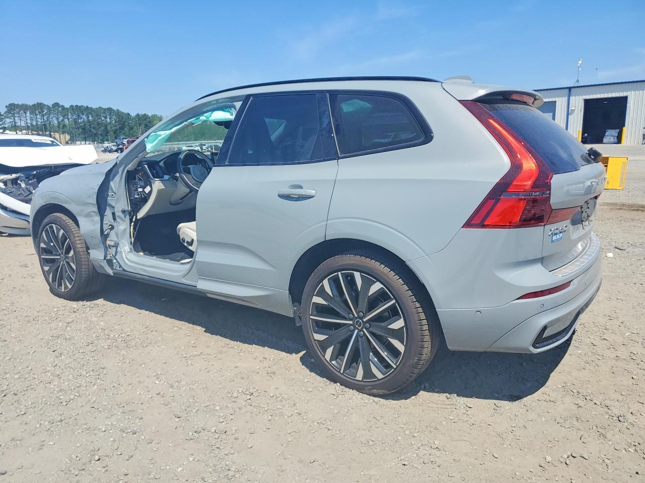 2026 VOLVO XC60