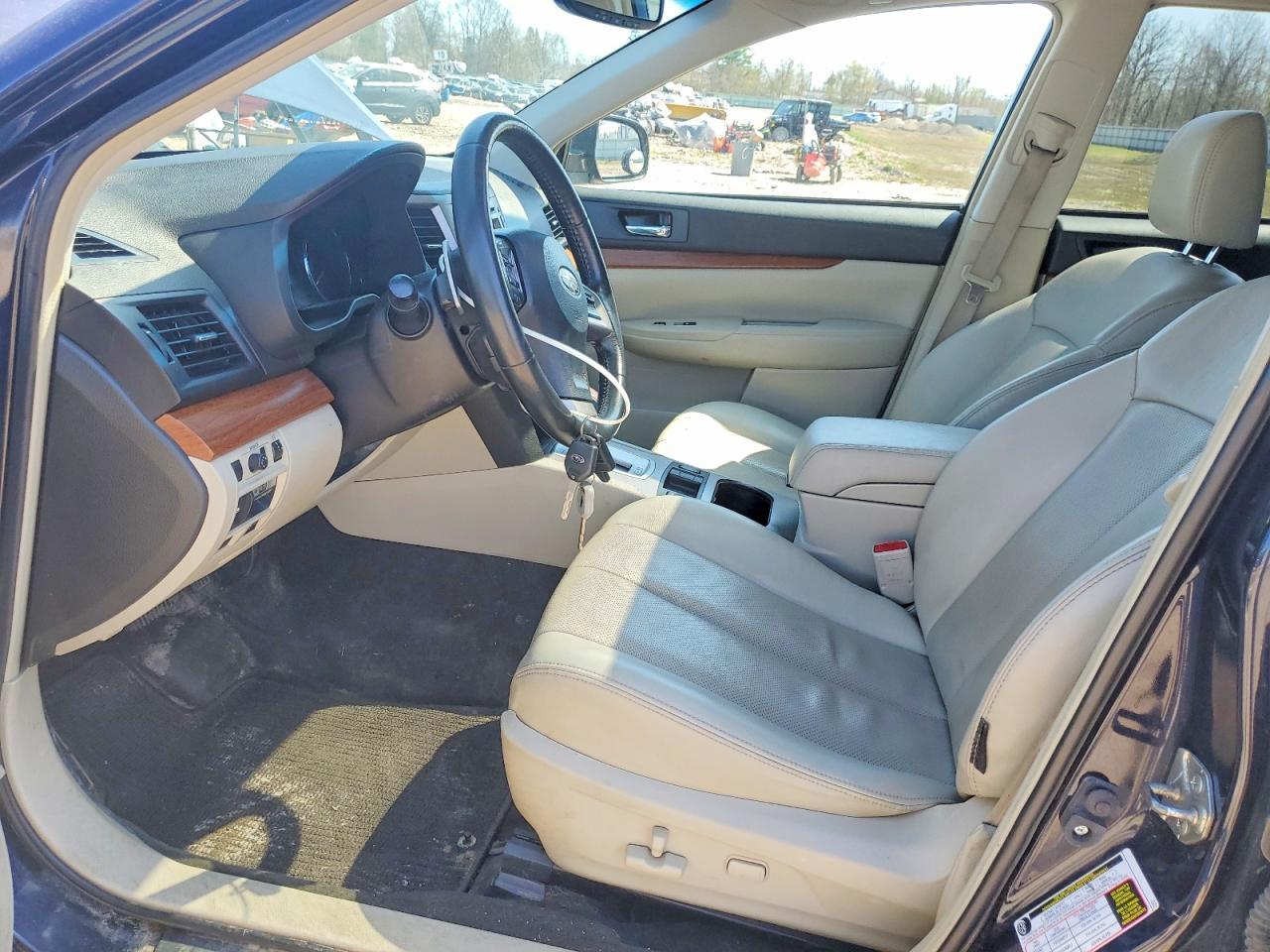 2013 SUBARU Outback