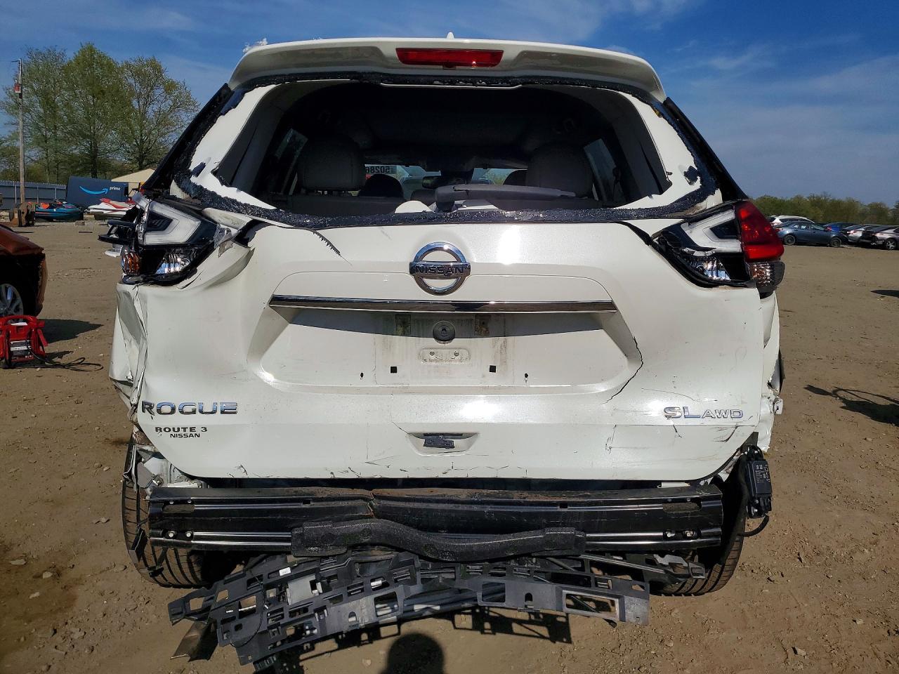 2017 NISSAN ROGUE