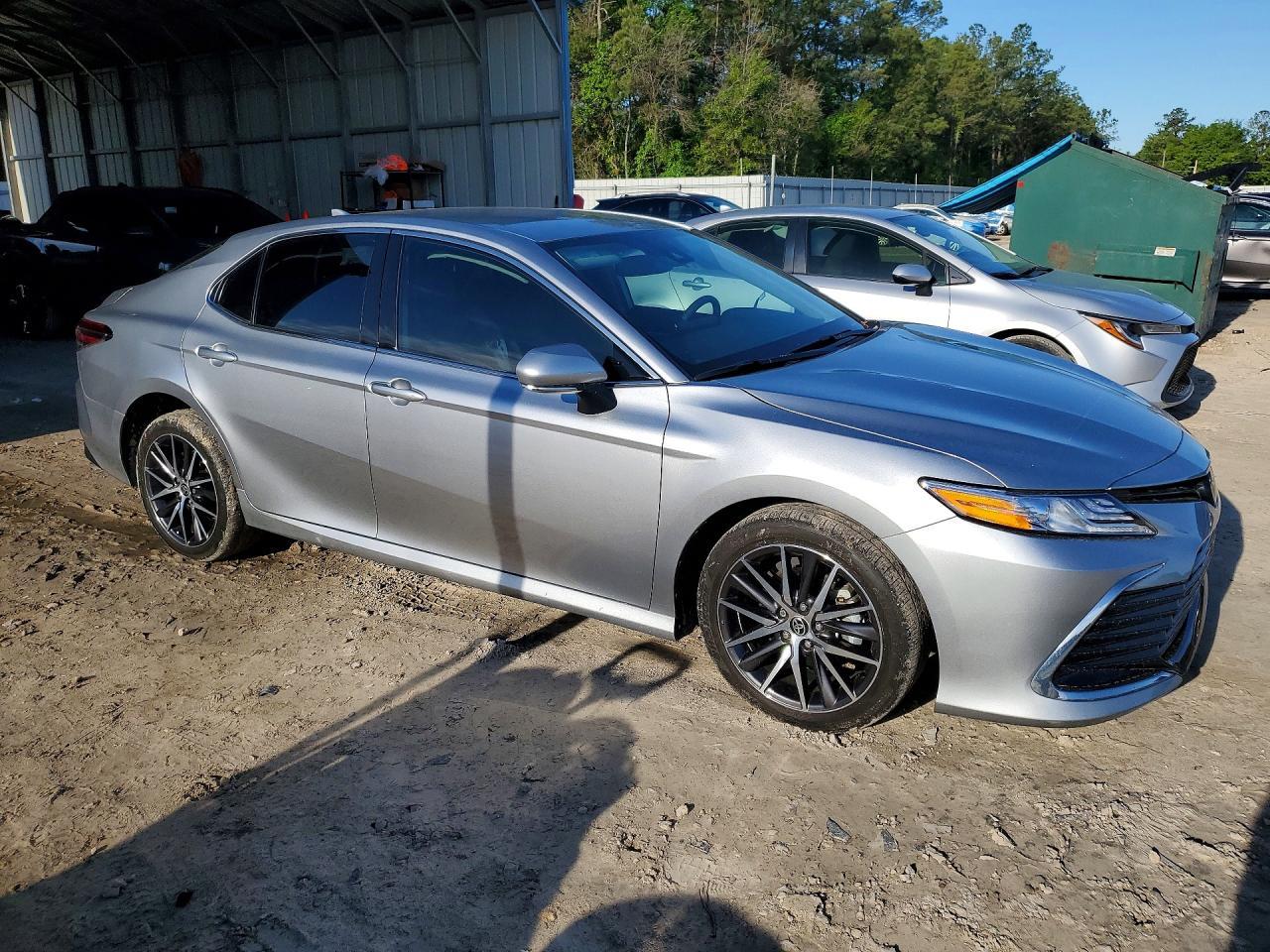 2023 TOYOTA CAMRY