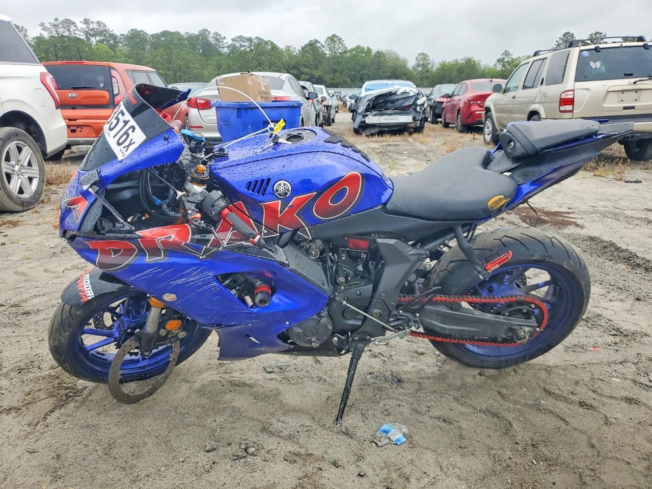 2024 YAMAHA YZFR7