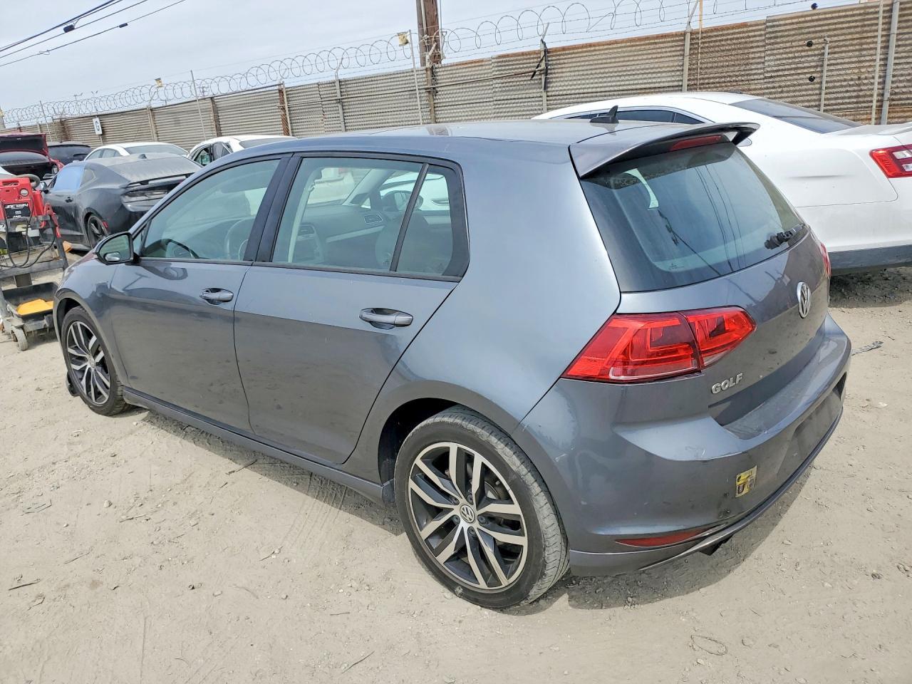 2015 VOLKSWAGEN GOLF