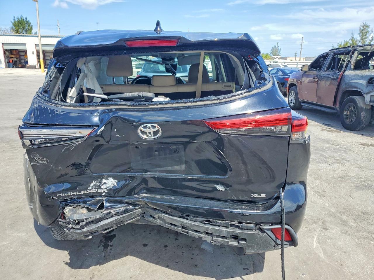 2021 TOYOTA HIGHLANDER