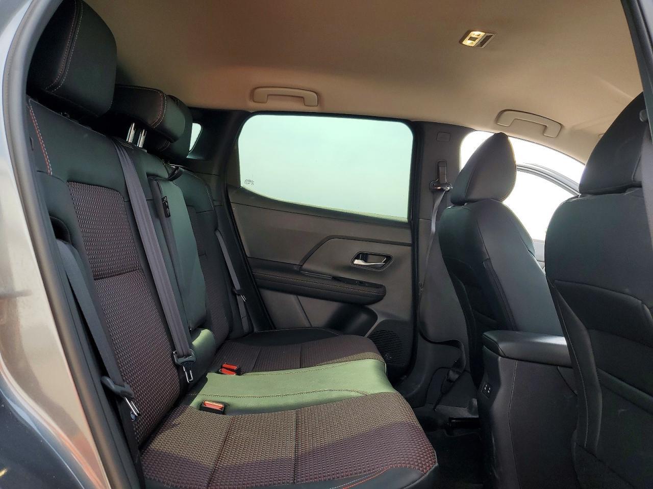 2025 NISSAN KICKS