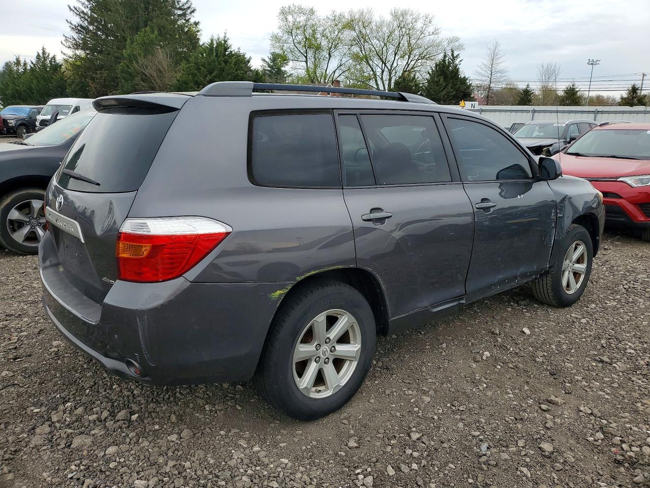 2010 TOYOTA HIGHLANDER
