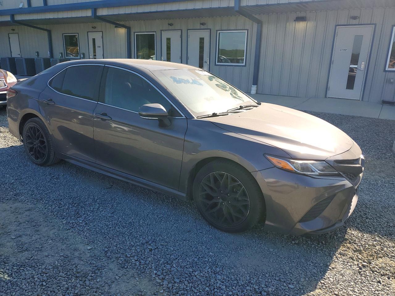 2018 TOYOTA CAMRY