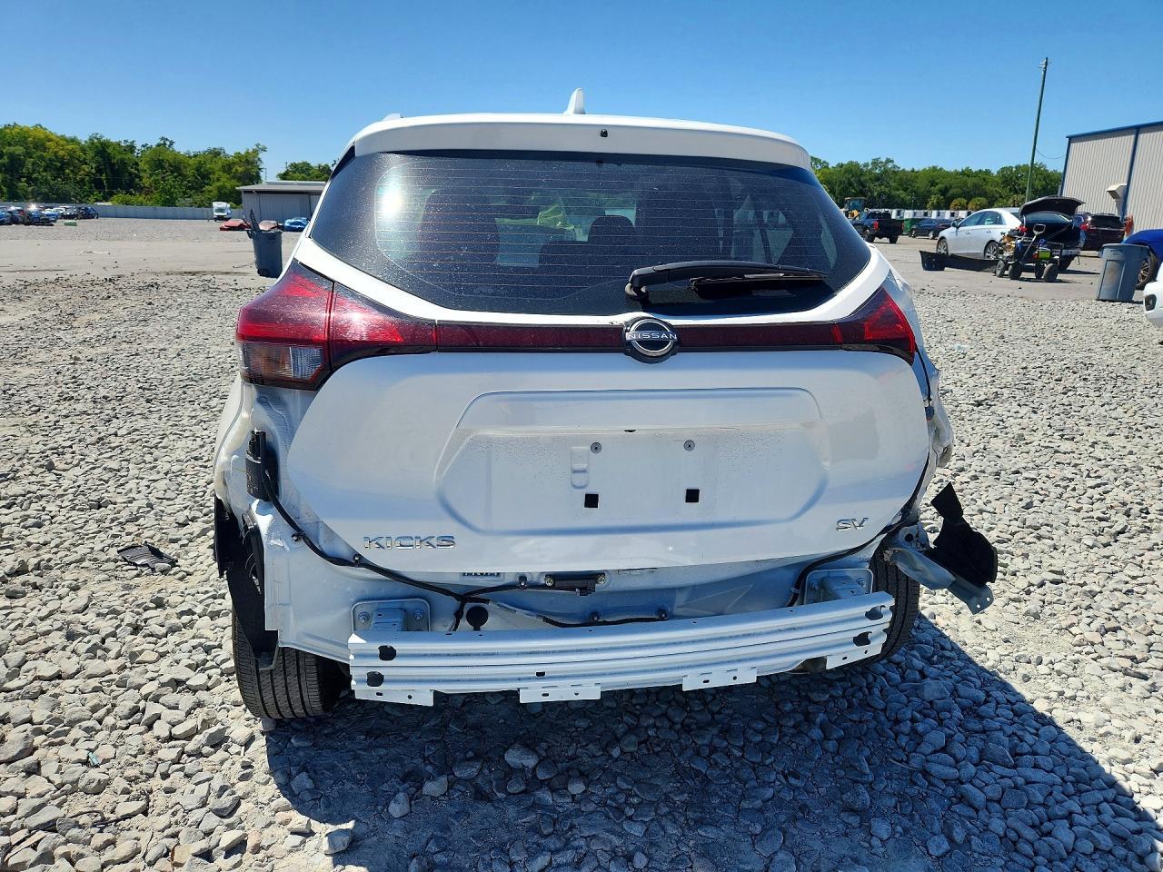 2023 NISSAN KICKS