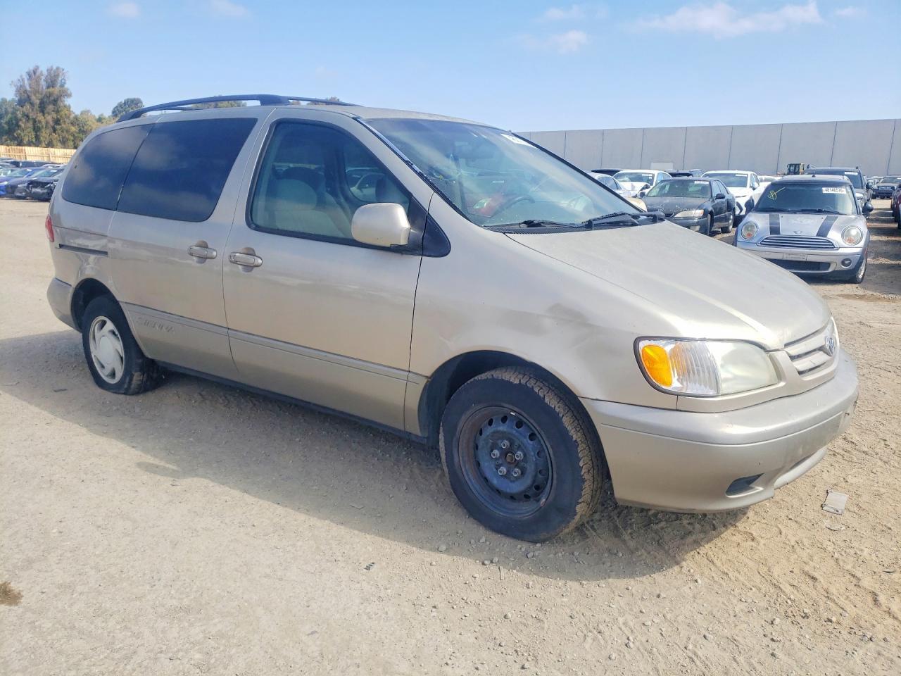 2002 TOYOTA SIENNA