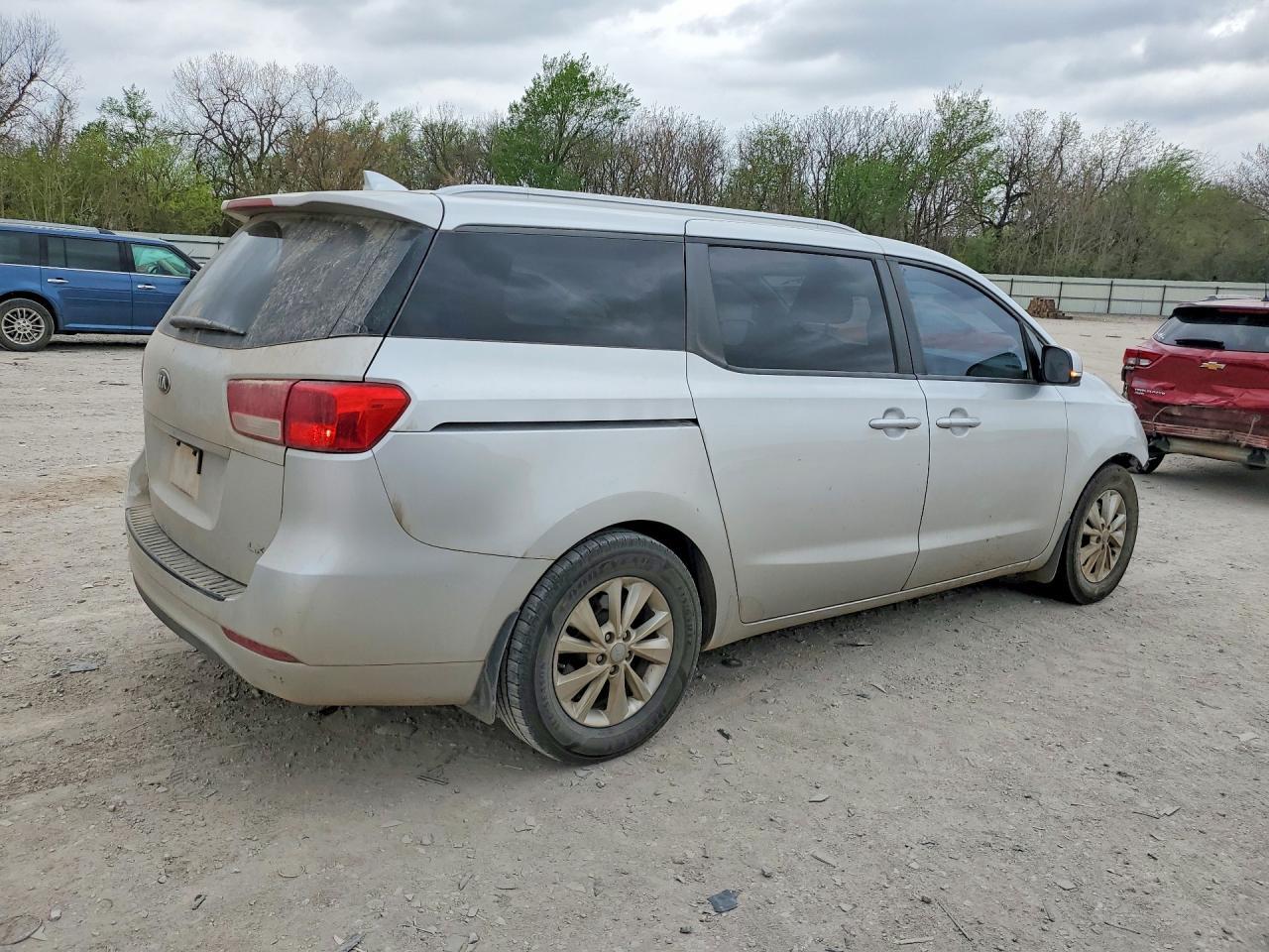 2016 KIA SEDONA
