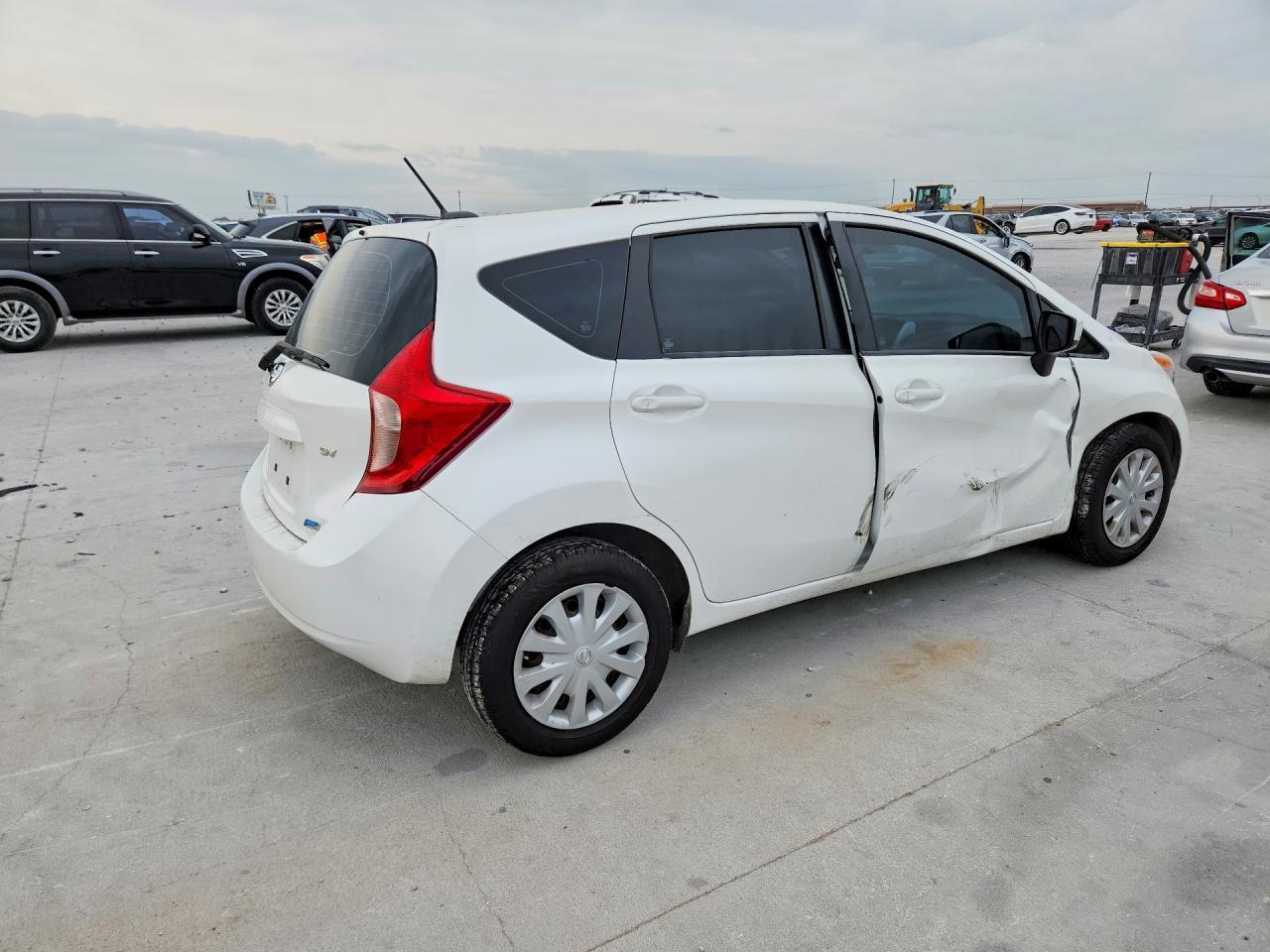 2016 NISSAN Versa Note