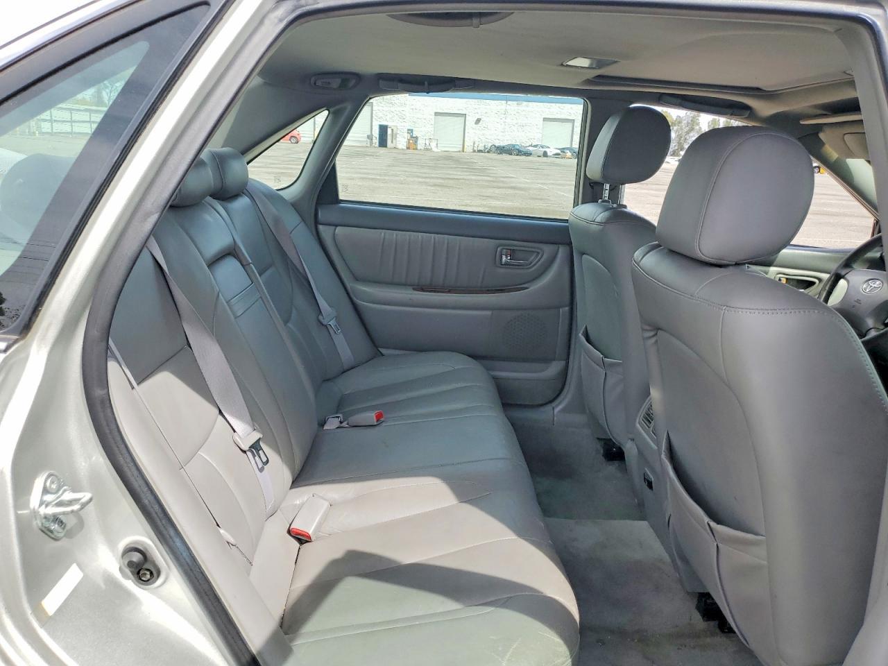 2002 TOYOTA Avalon