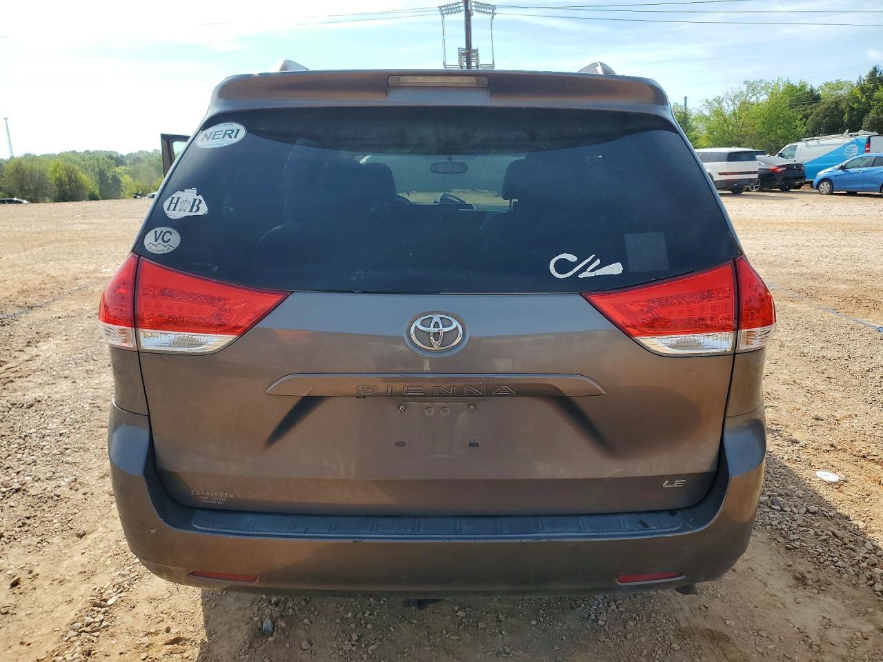 2014 TOYOTA SIENNA