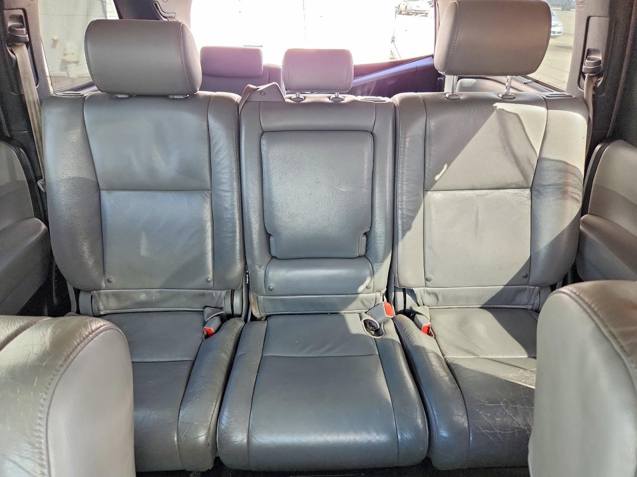2011 TOYOTA Sequoia