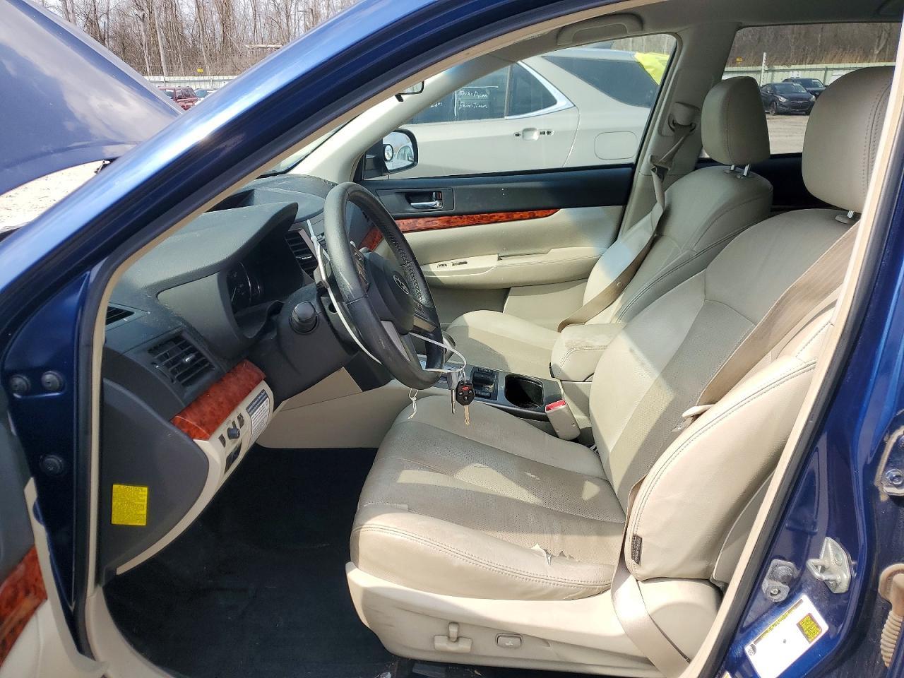 2011 SUBARU Outback