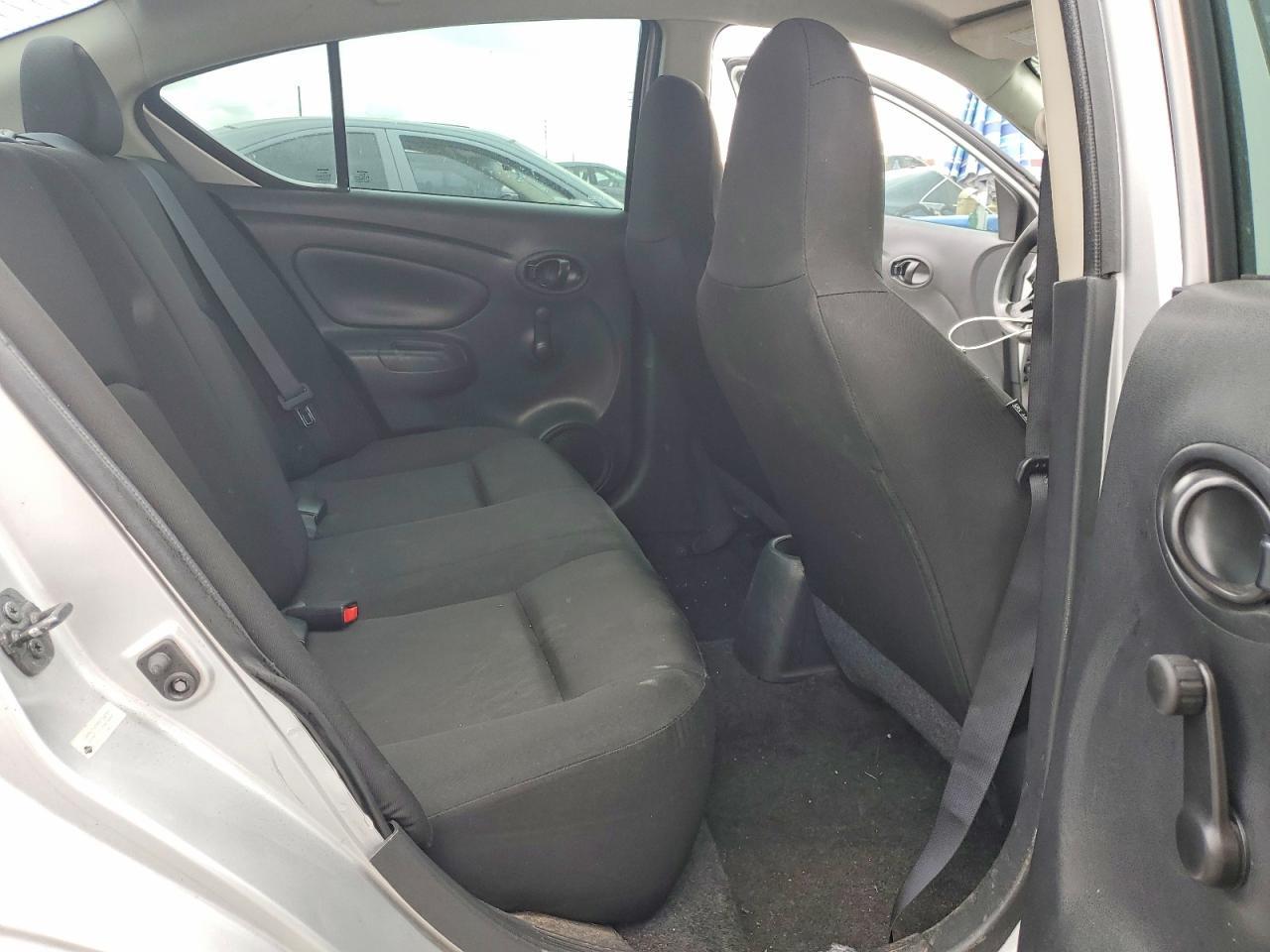 2017 NISSAN VERSA