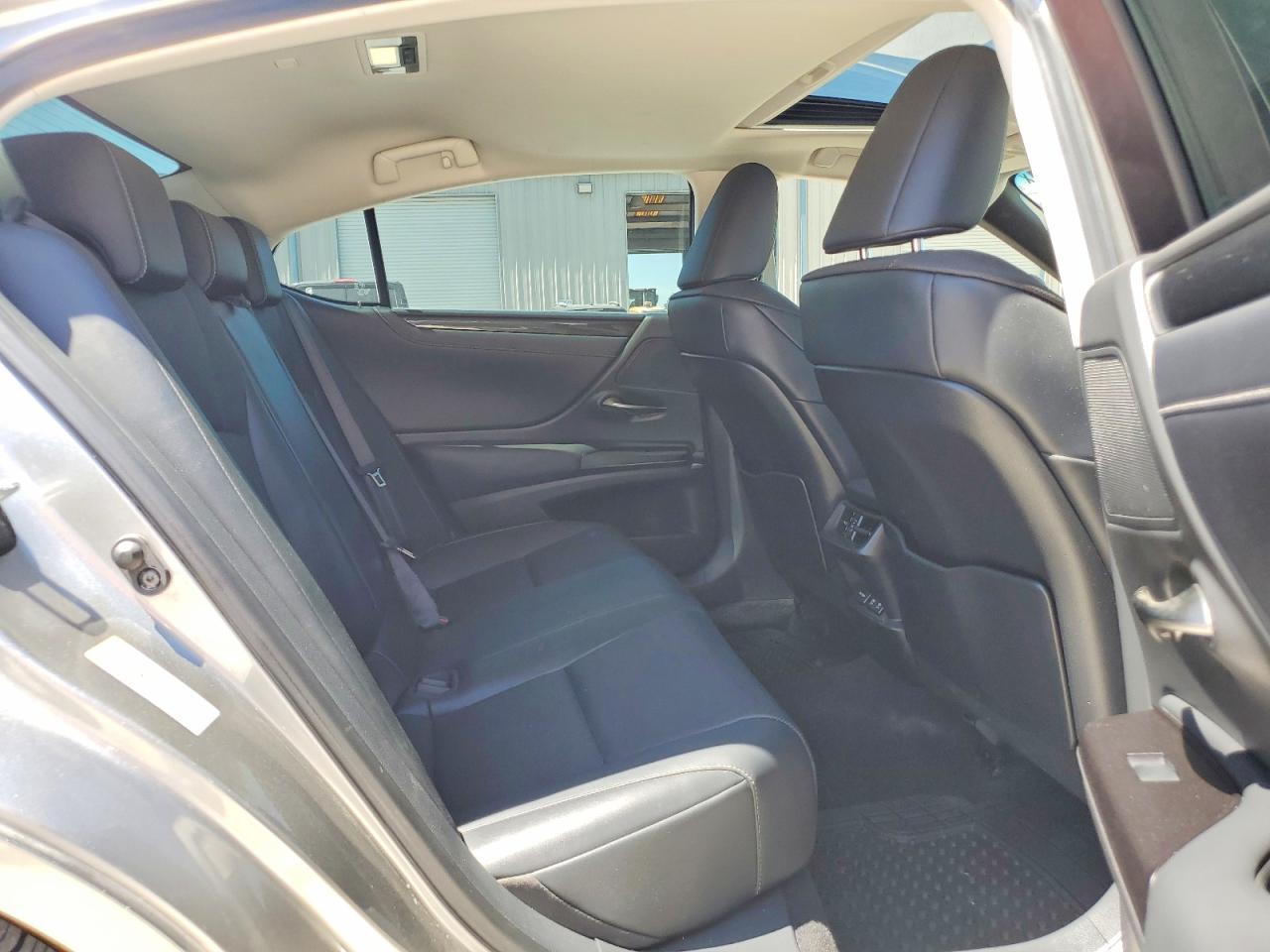 2019 LEXUS ES 350