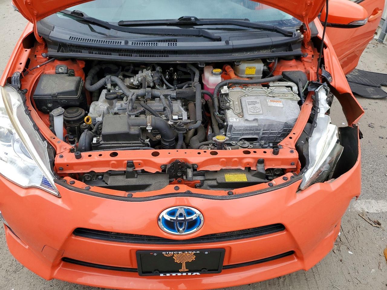 2014 TOYOTA Prius c