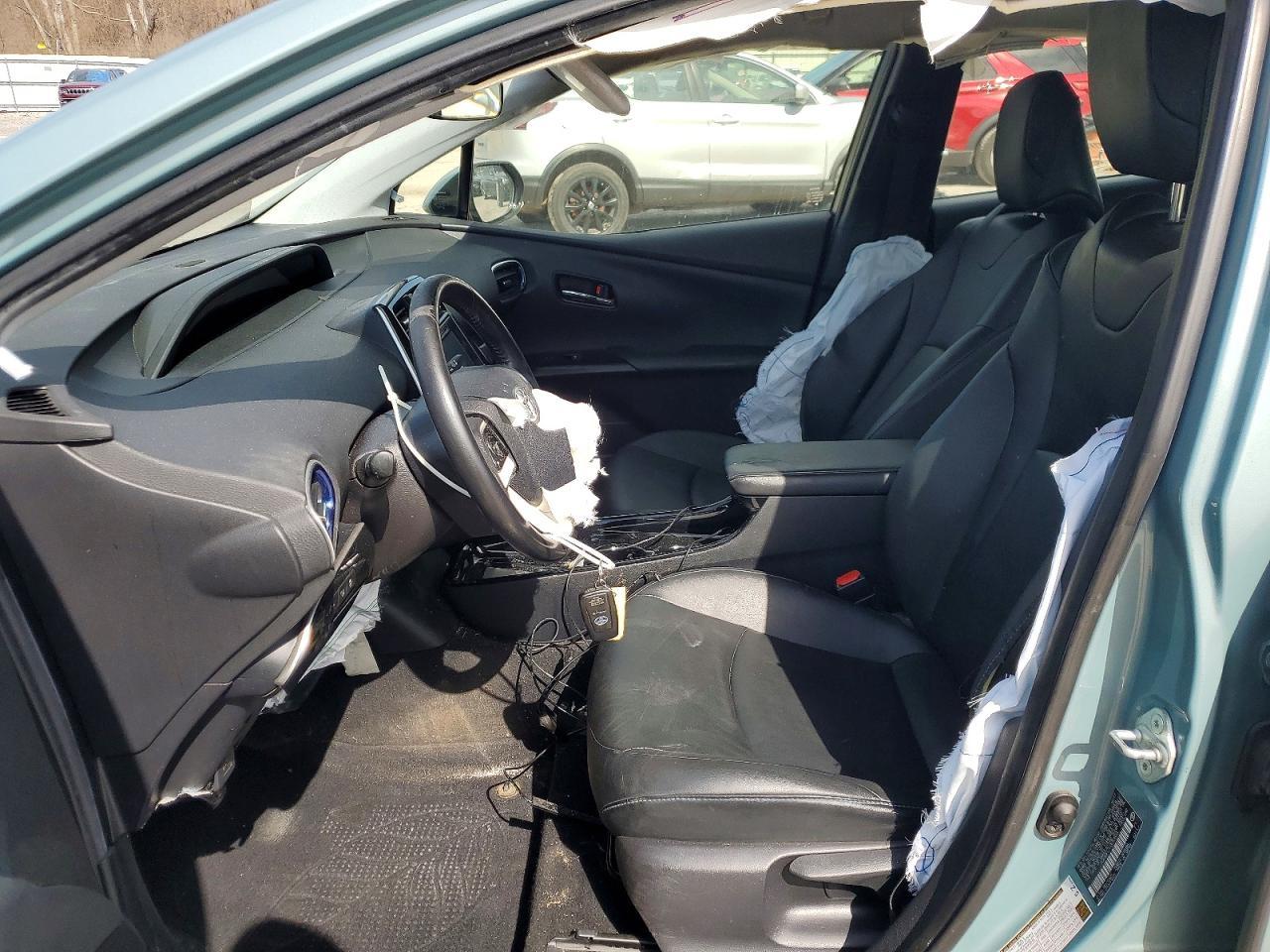 2017 TOYOTA PRIUS