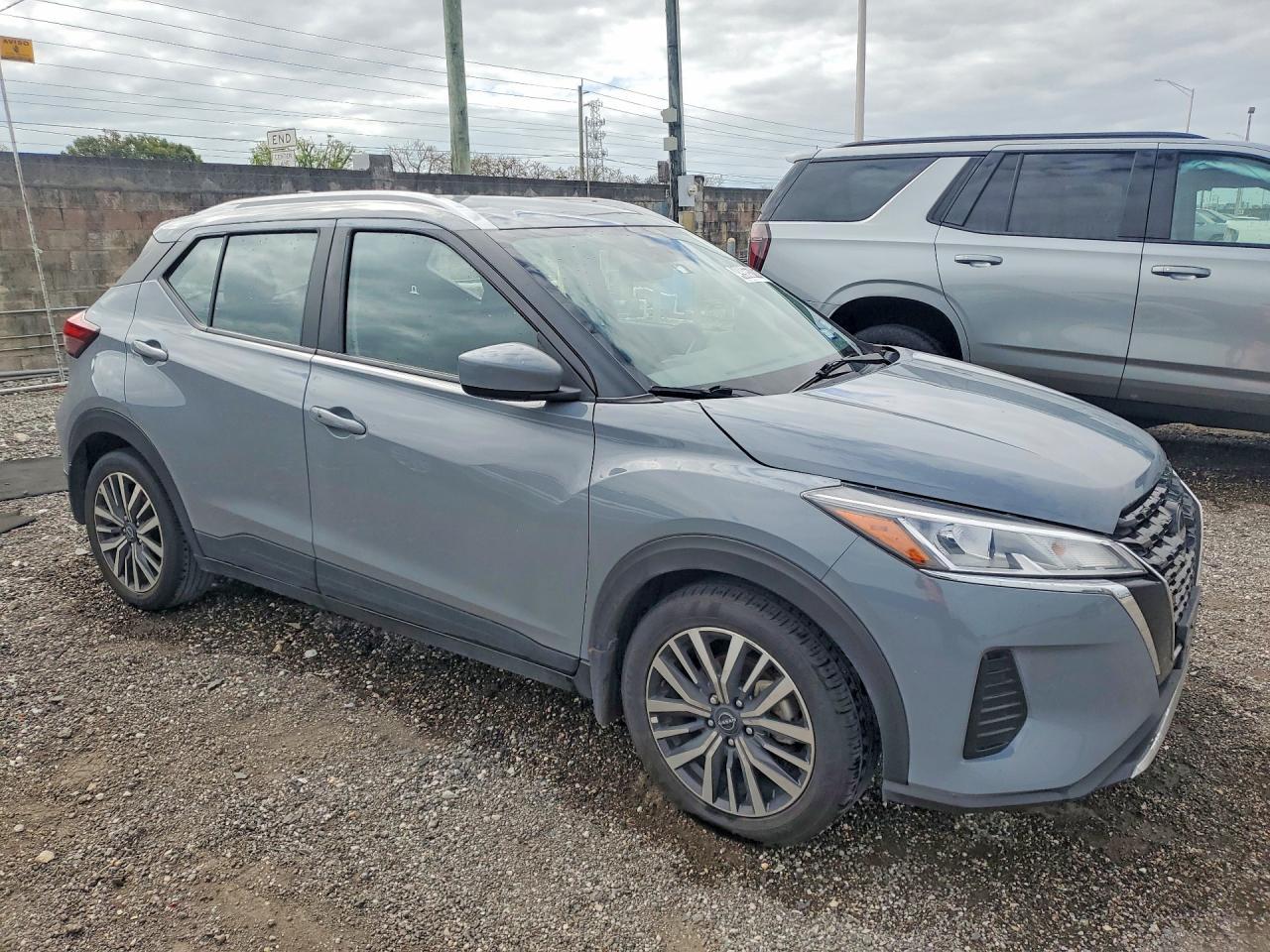 2023 NISSAN KICKS