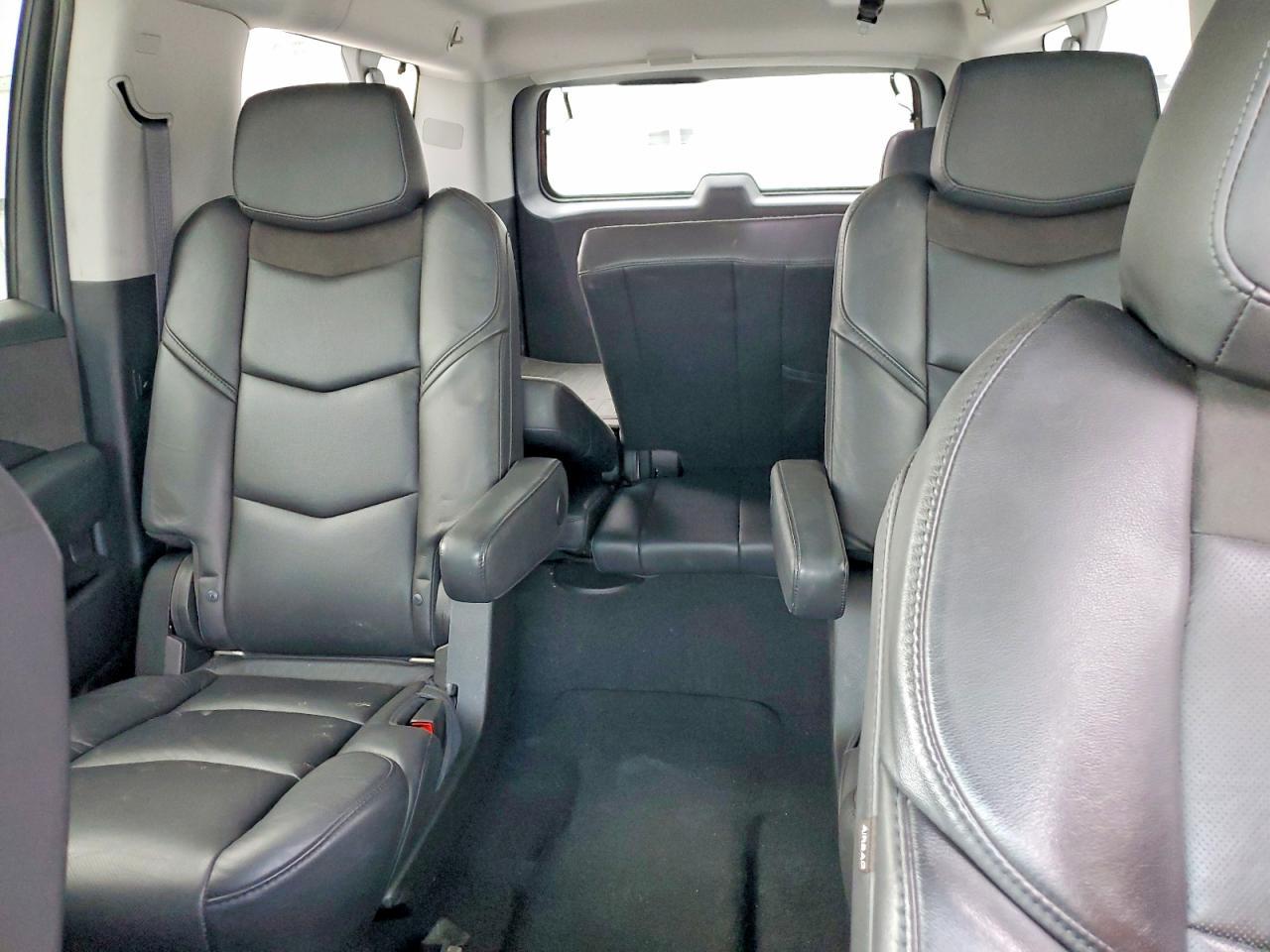 2018 CADILLAC Escalade ESV