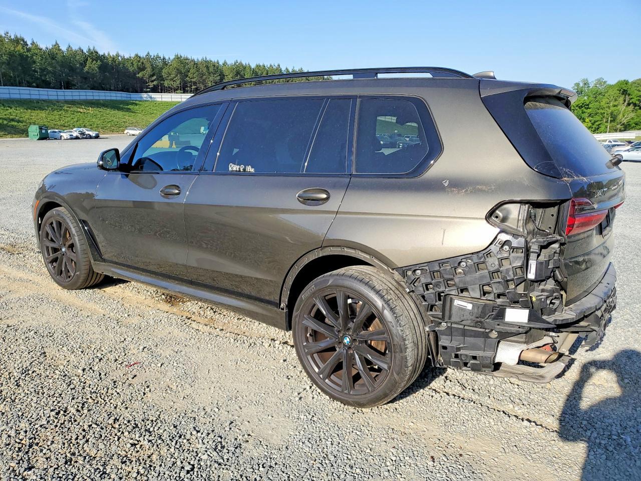 2022 BMW X7
