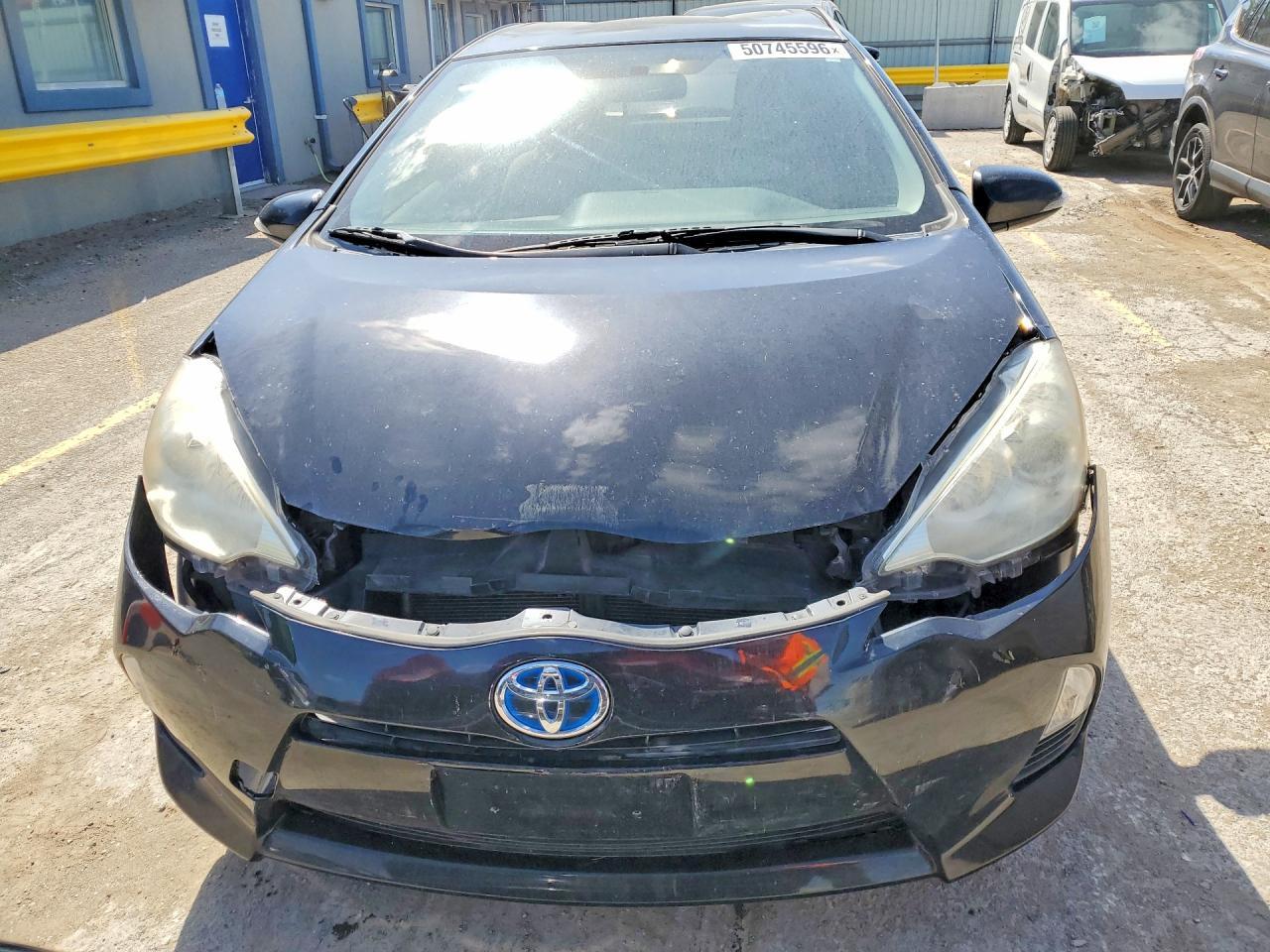 2013 TOYOTA Prius c