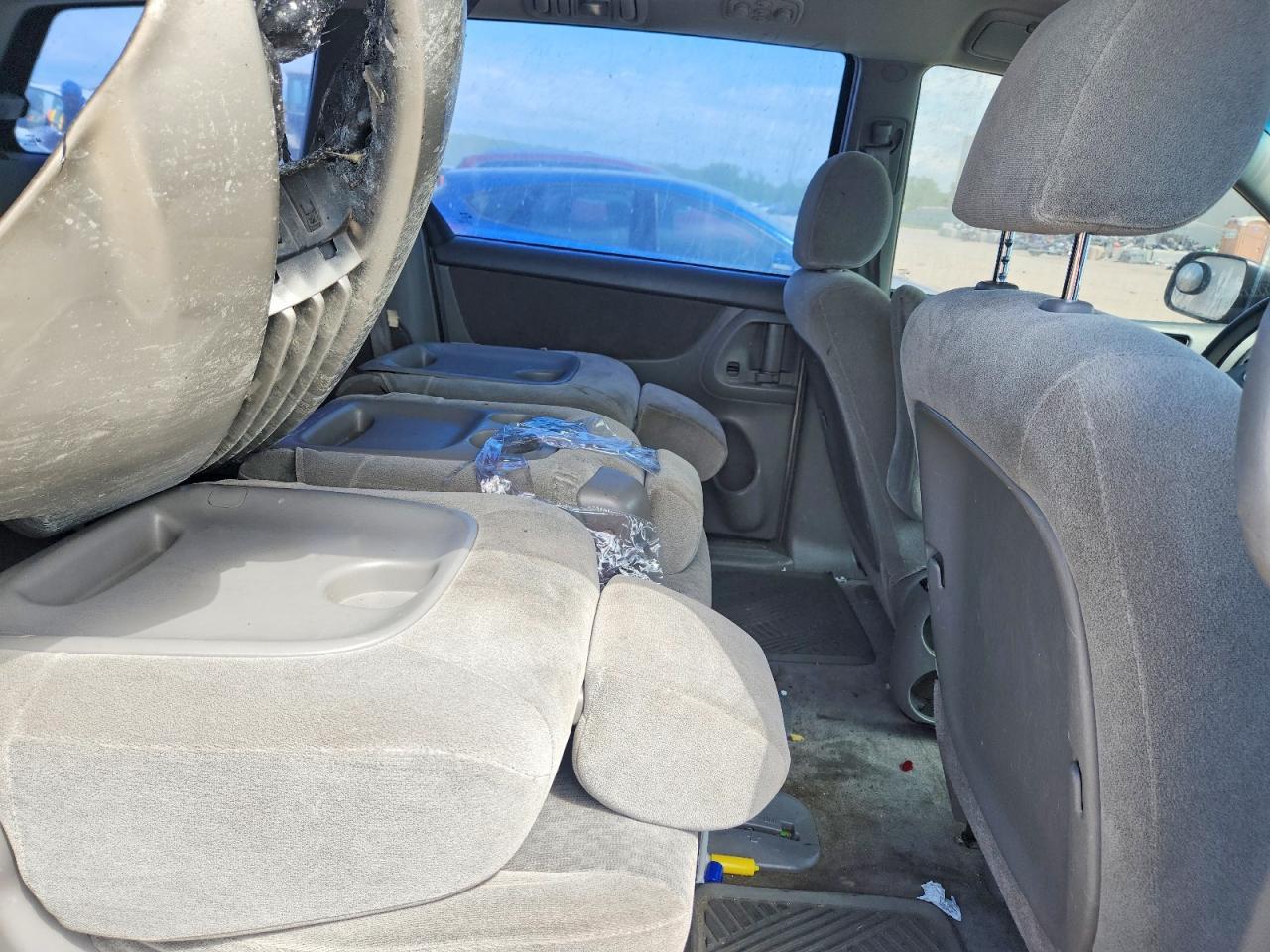 2005 TOYOTA SIENNA