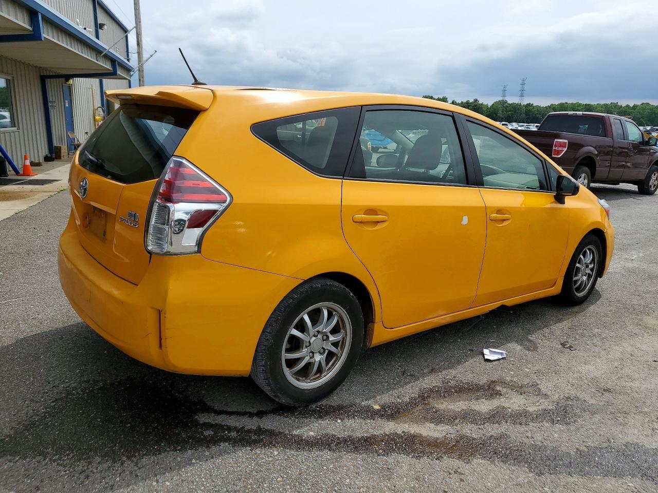 2016 TOYOTA PRIUS V