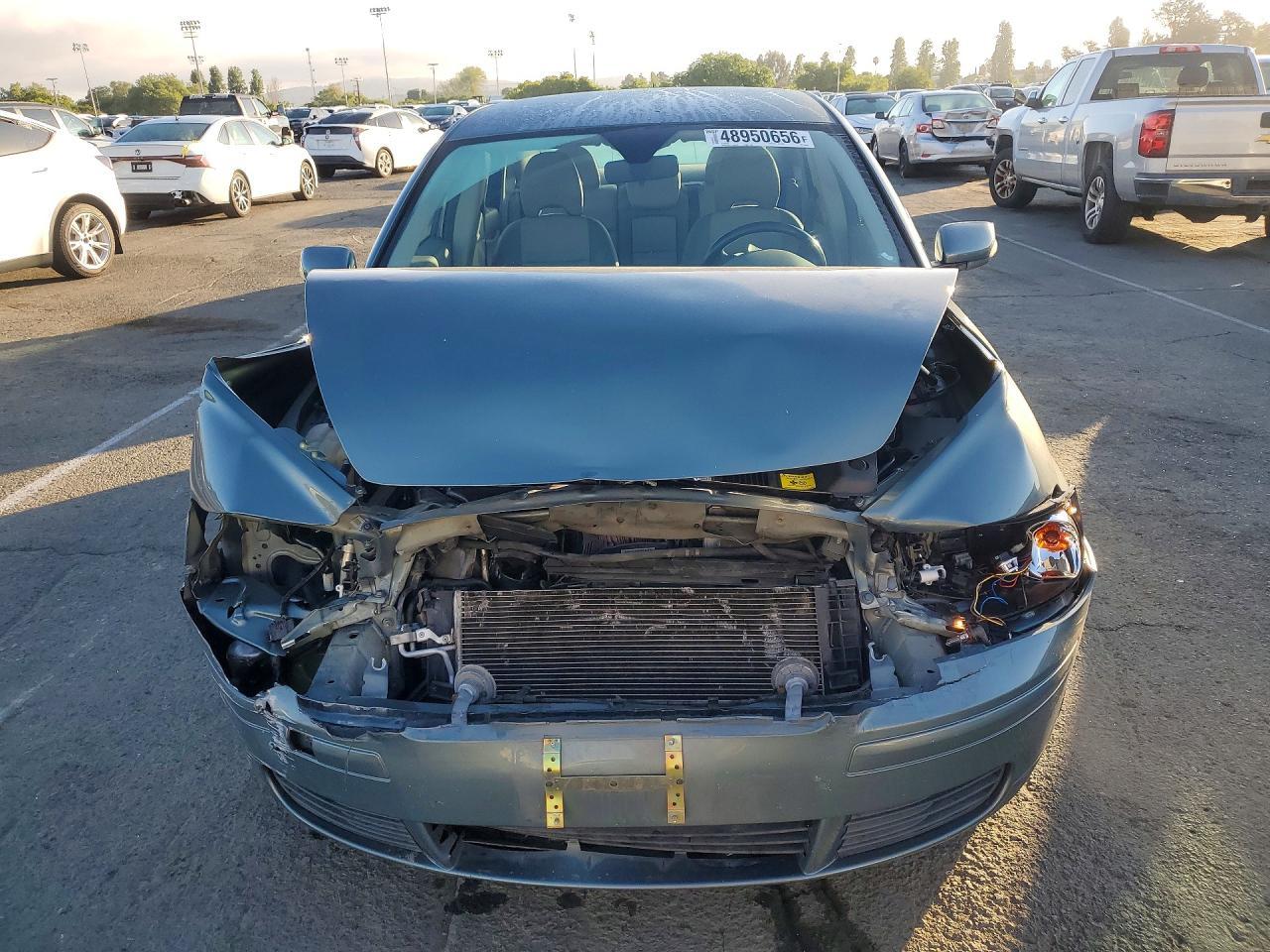 2005 VOLVO S40