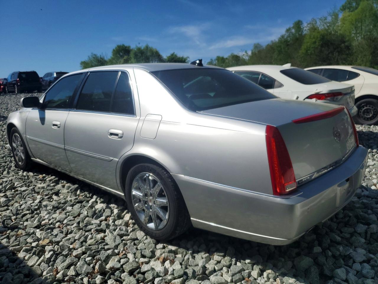 2011 CADILLAC DTS