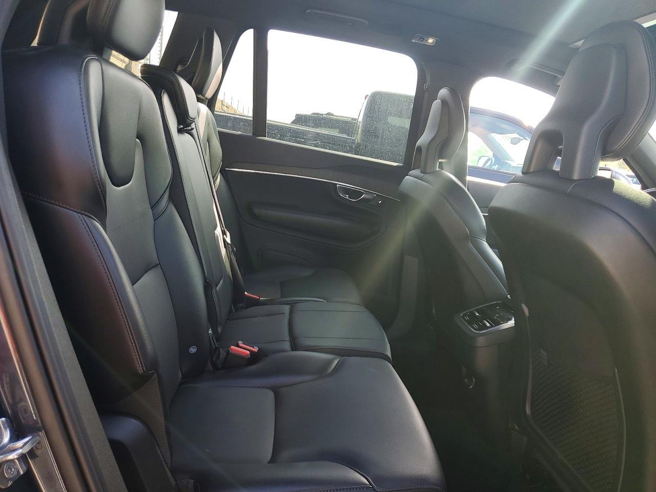 2020 VOLVO XC90