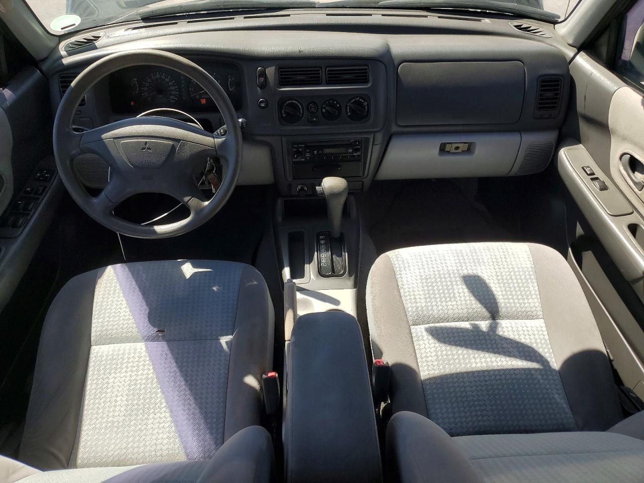 2002 MITSUBISHI Montero