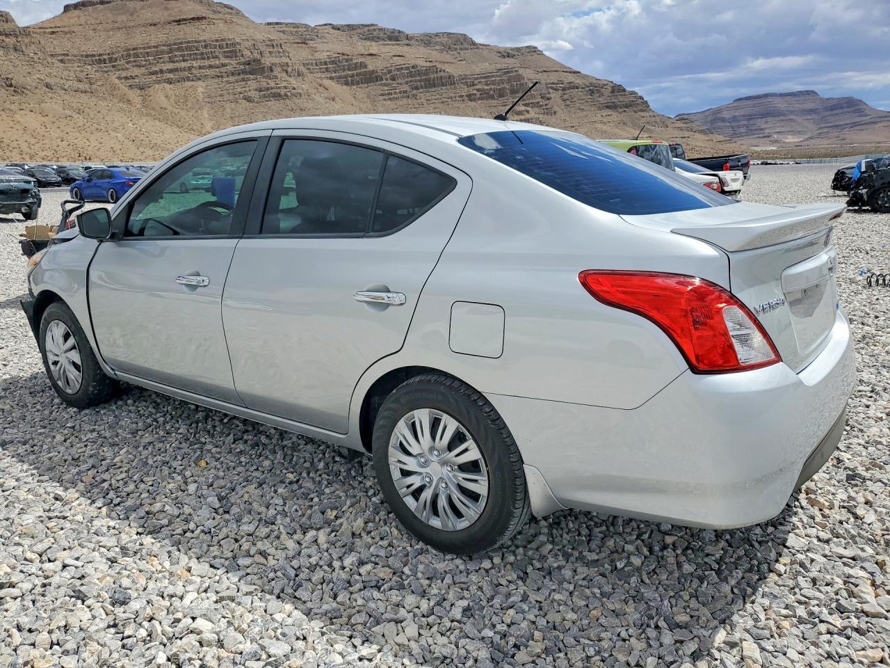 2015 NISSAN VERSA