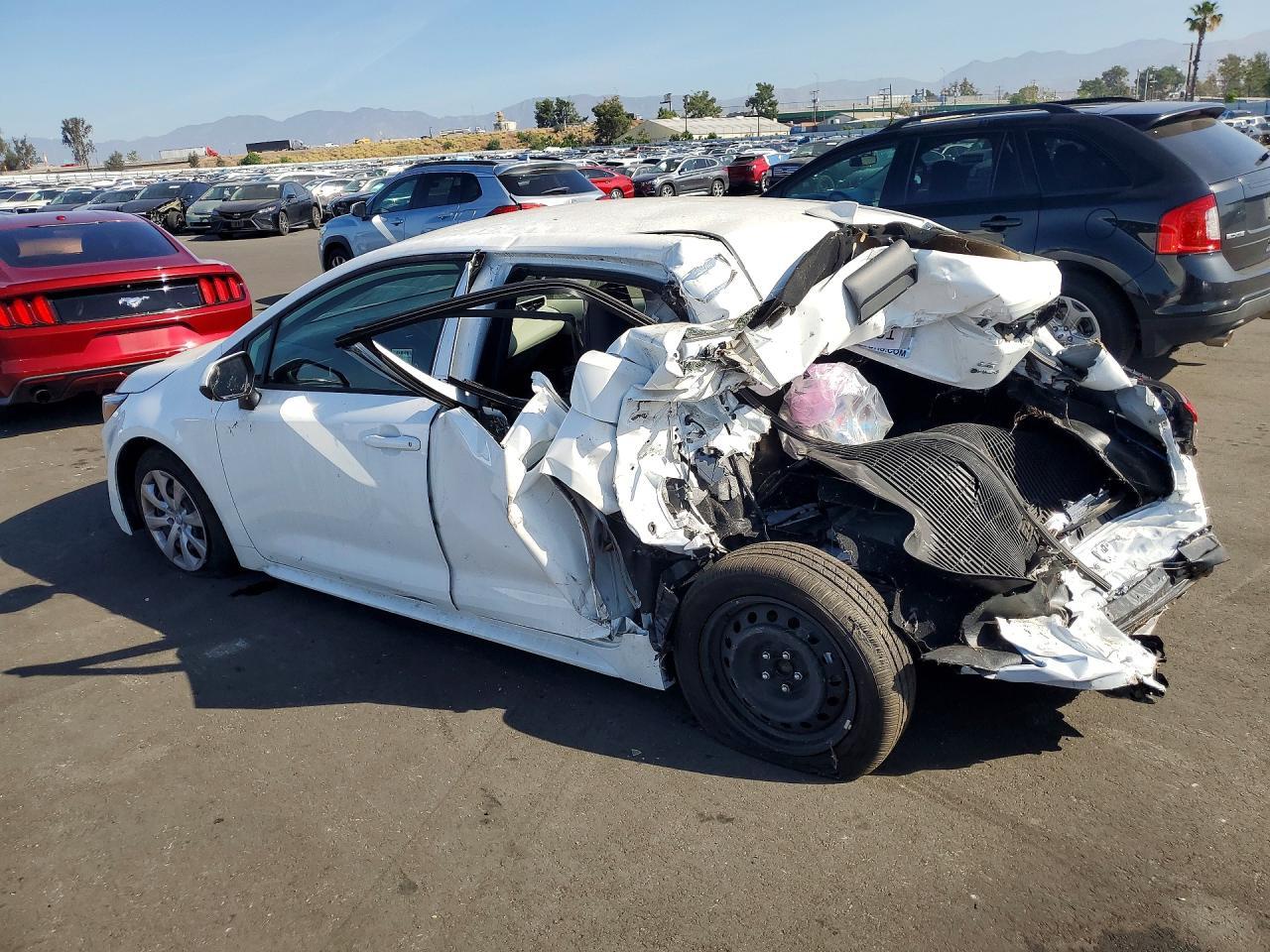2025 TOYOTA COROLLA