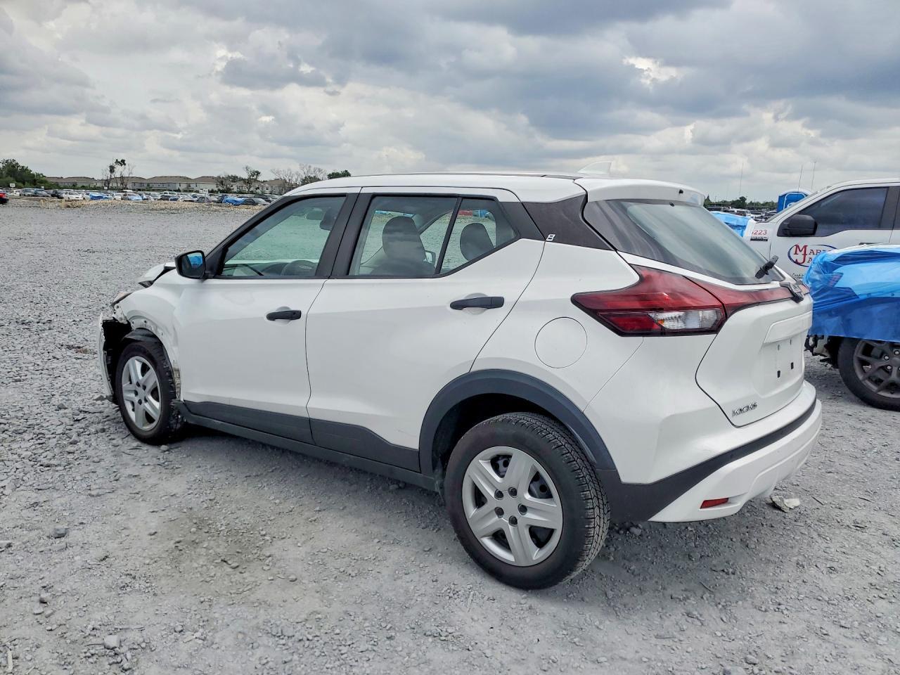 2022 NISSAN KICKS