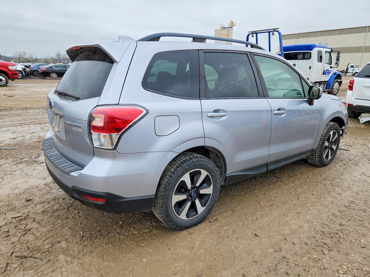 2017 SUBARU FORESTER