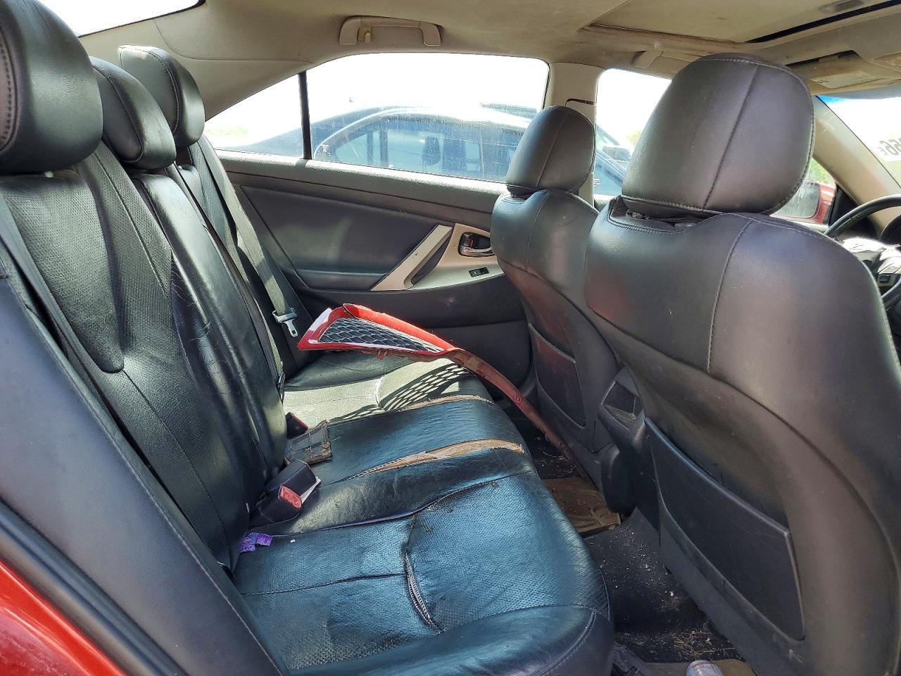 2011 TOYOTA CAMRY