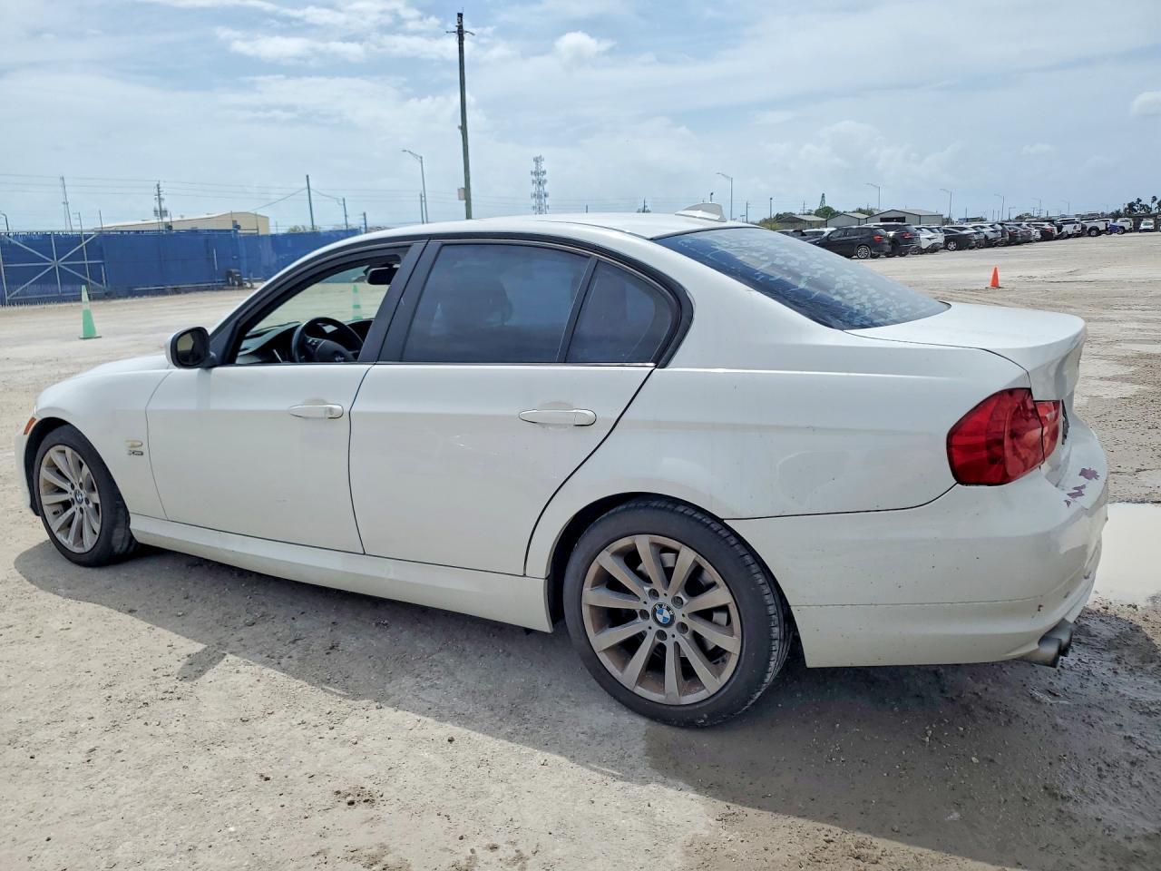 2011 BMW 3 SERIES