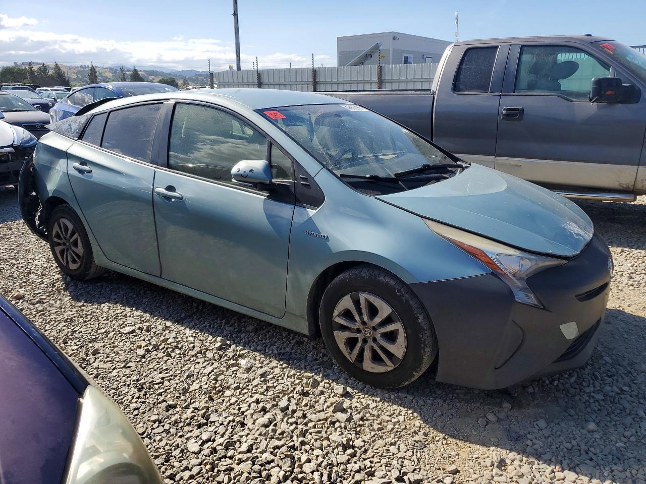 2016 TOYOTA PRIUS