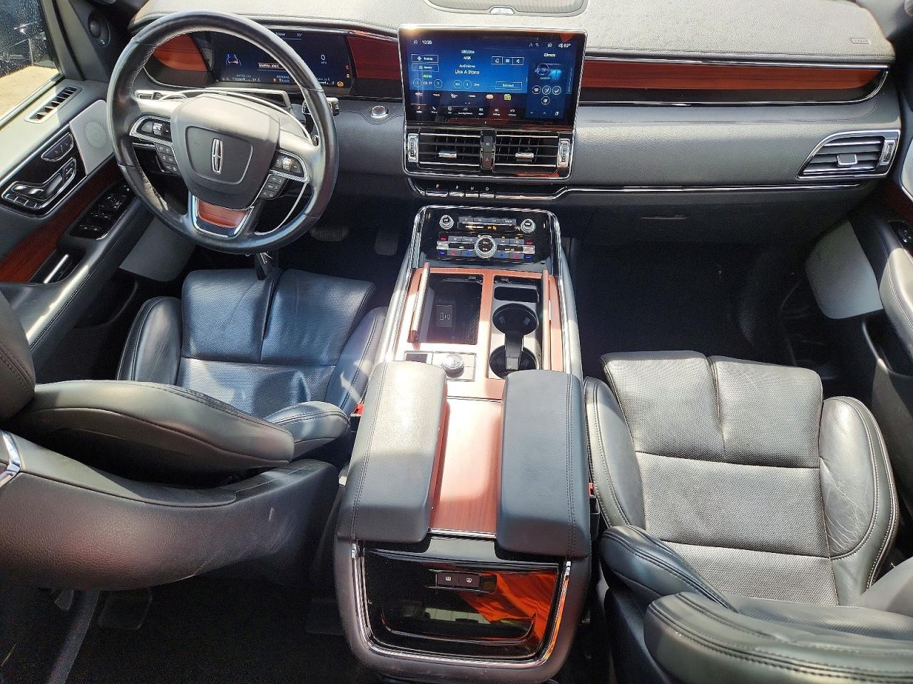2022 LINCOLN Navigator